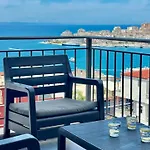 Sea And View 公寓 *