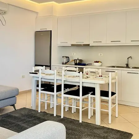 Sea And View Apartment *